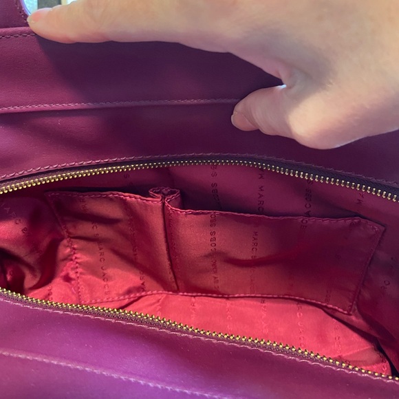 SOLD OUT Bergdoff Goodman Marc Marc Jacobs
Isa-Print Clara Tote - Picture 11 of 15